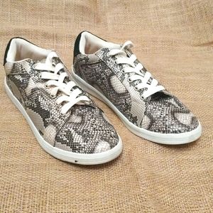 Snakeskin print tennis shoes London Rag, size 8.5 women's